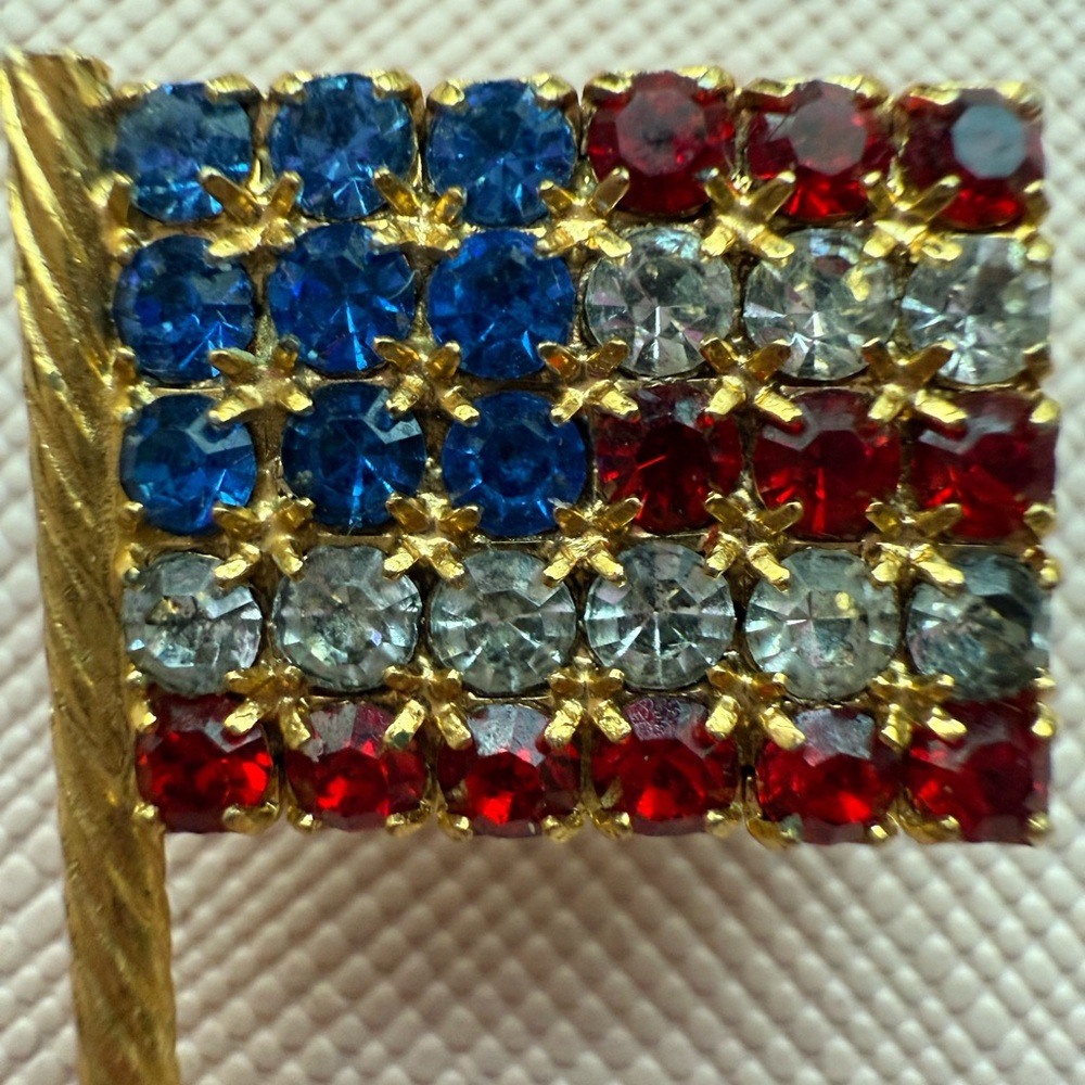Patriotic Rhinestone Flag Brooch - Picture 6 of 12